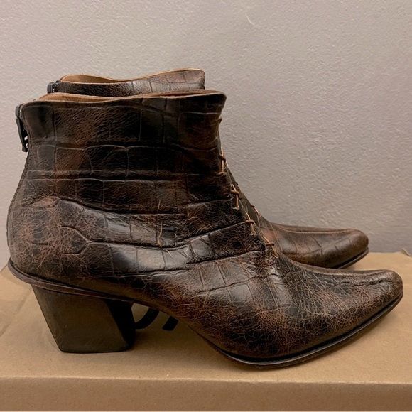 Women’s Brown Leather Croc Lace Up Detail Pointed Toe Ankle Booties Size 38
